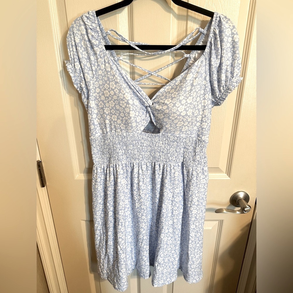 No Boundaries Floral Key Hole Front Midi Dress, Blue & White, Size XL, NWOT